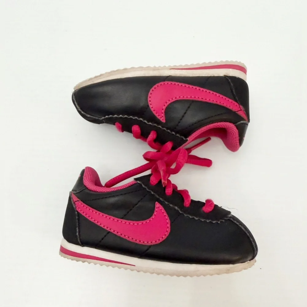 Nike Cortez Sneakers Black, Pink - 5C